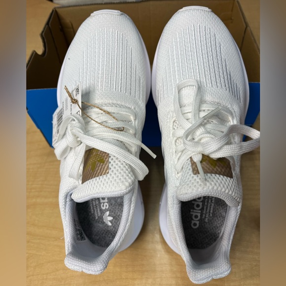 NEW Adidas Women’s Swift Run Shoes - Picture 10 of 12